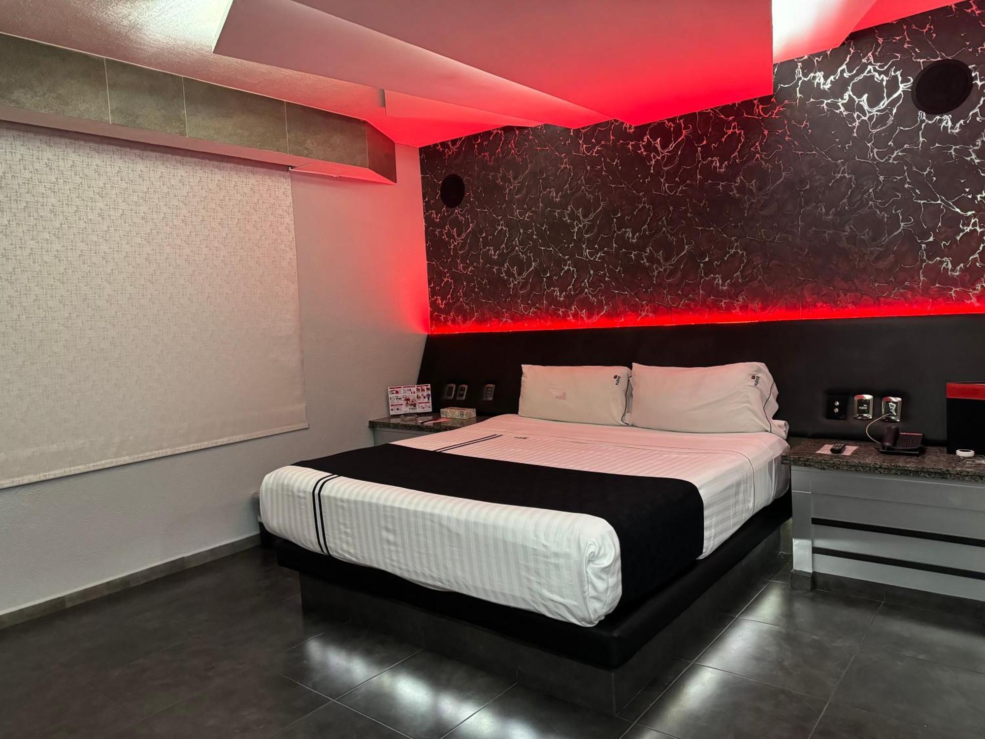 Kuboz Motor Hotel ซาโปปัน ภายนอก รูปภาพ