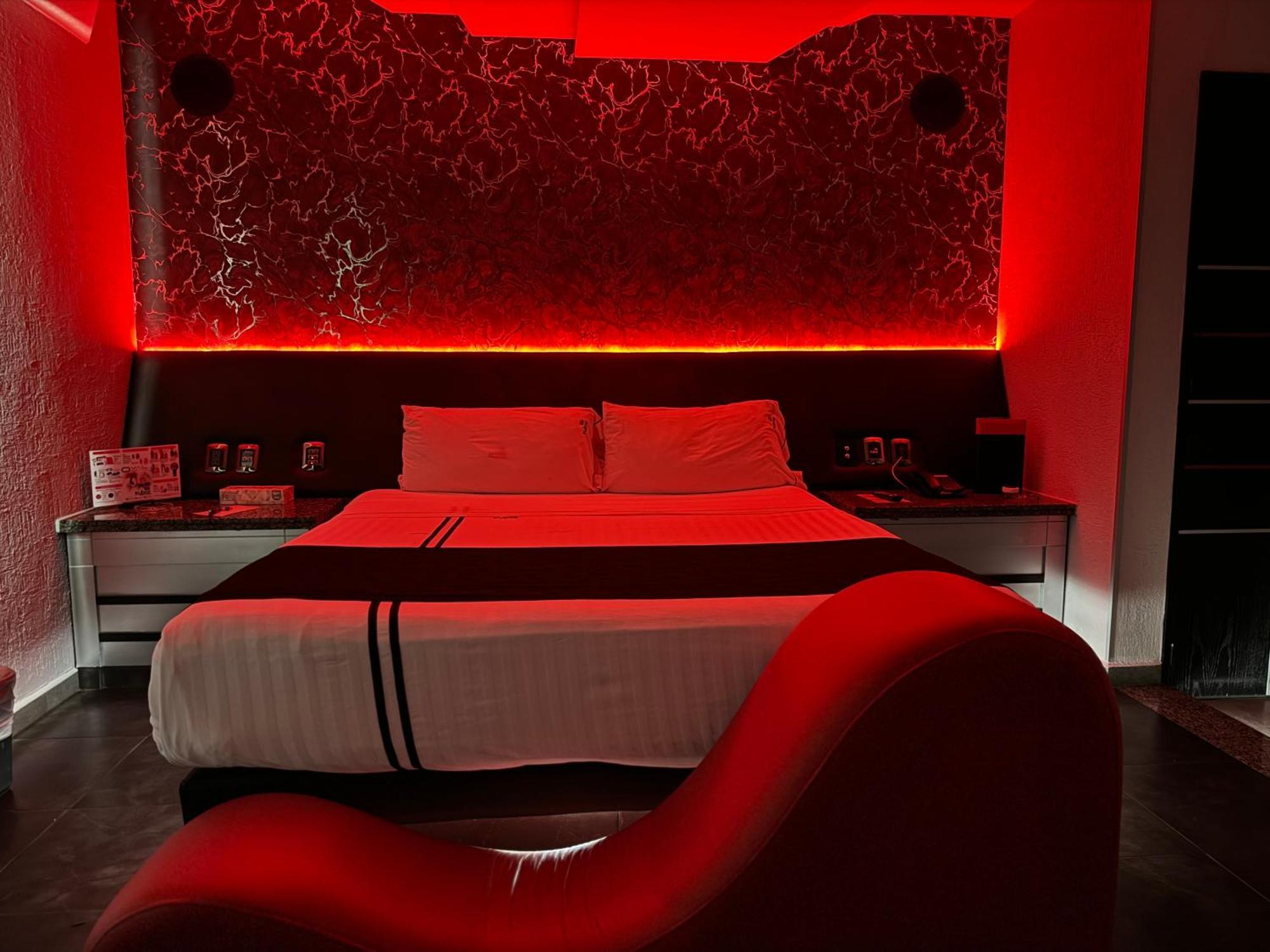 Kuboz Motor Hotel ซาโปปัน ภายนอก รูปภาพ