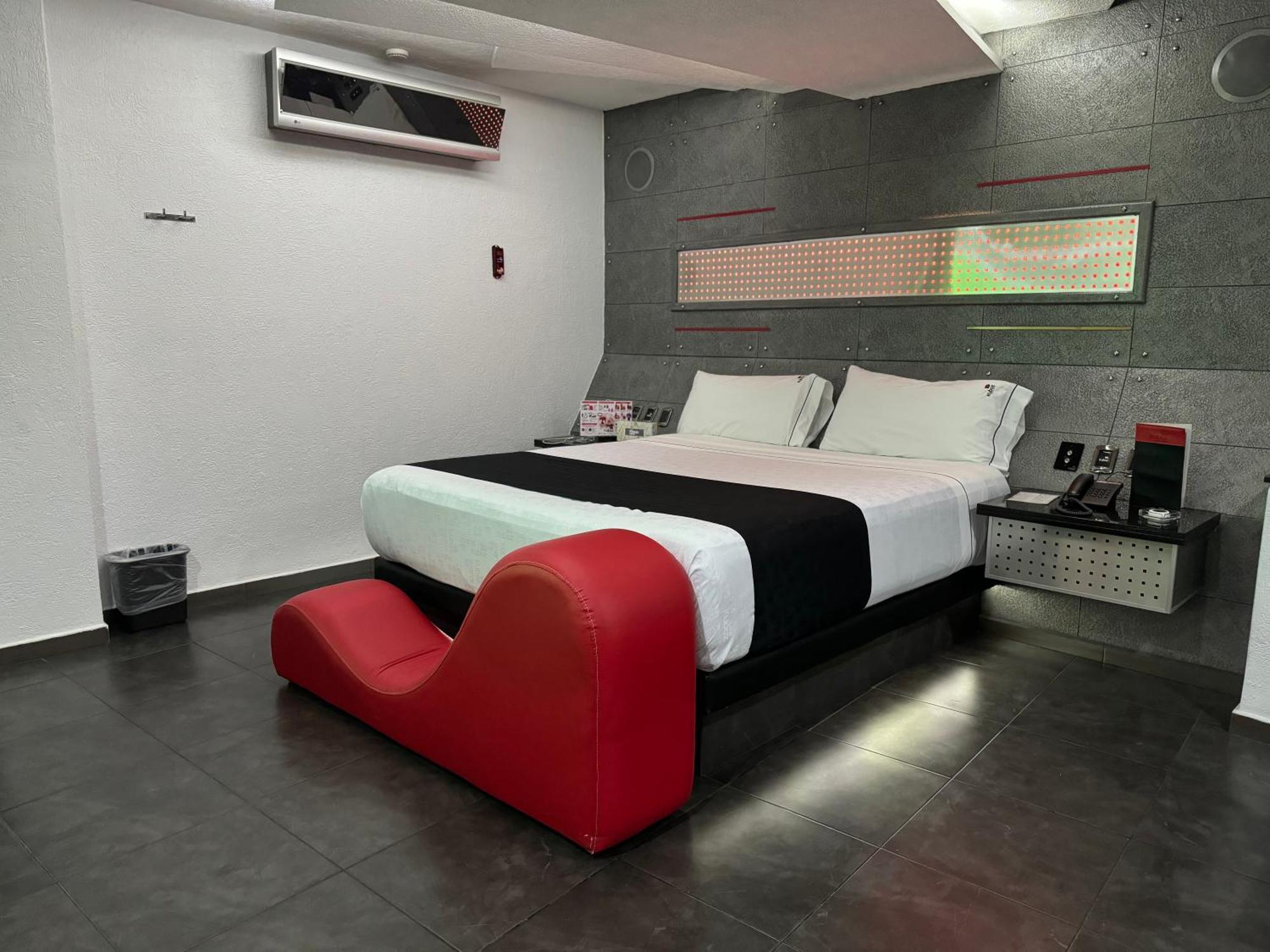 Kuboz Motor Hotel ซาโปปัน ภายนอก รูปภาพ