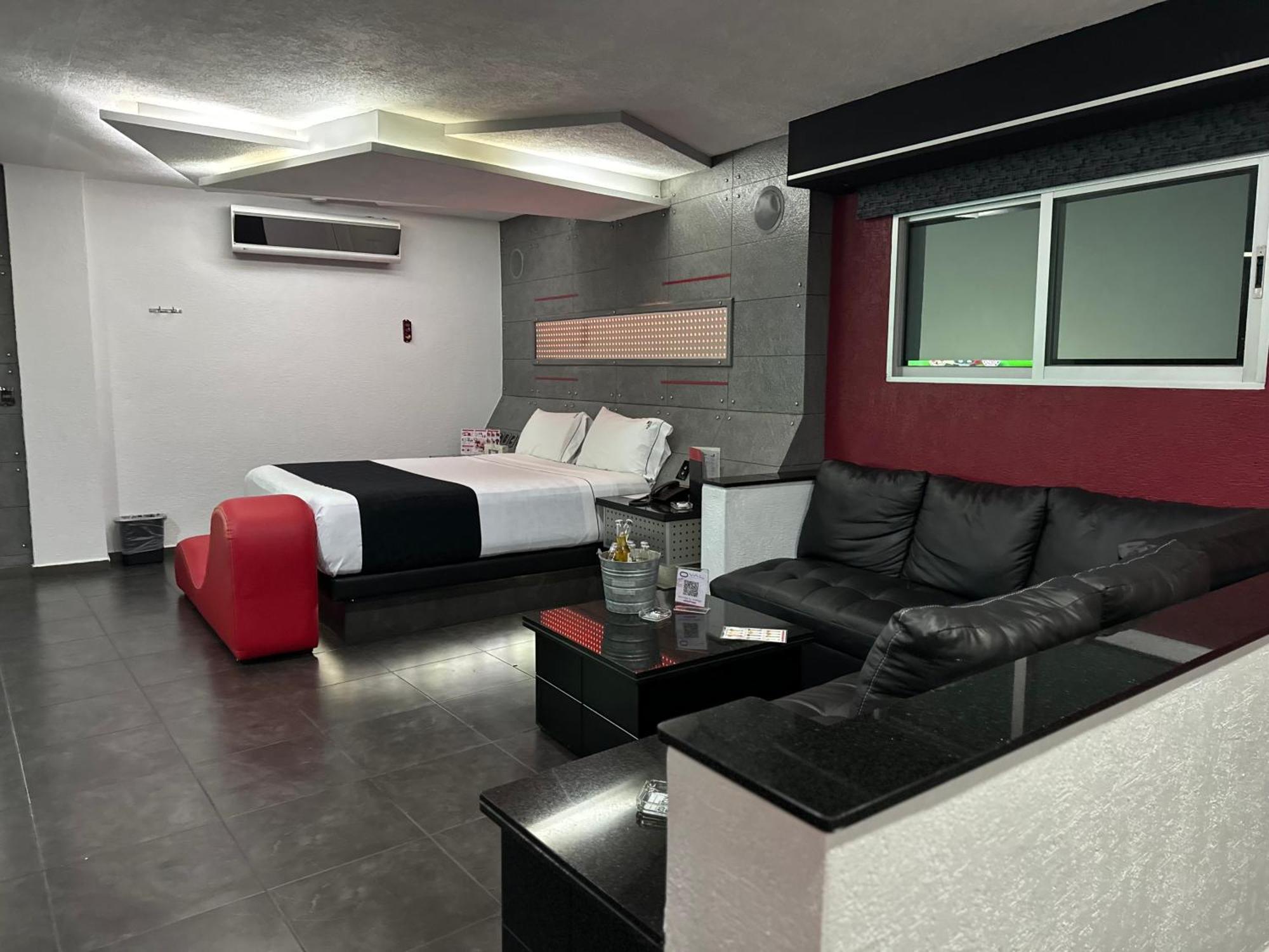 Kuboz Motor Hotel ซาโปปัน ภายนอก รูปภาพ